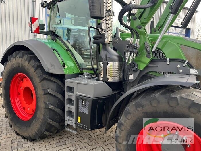 Fendt 828 VARIO S4 Profi Plus Трактори