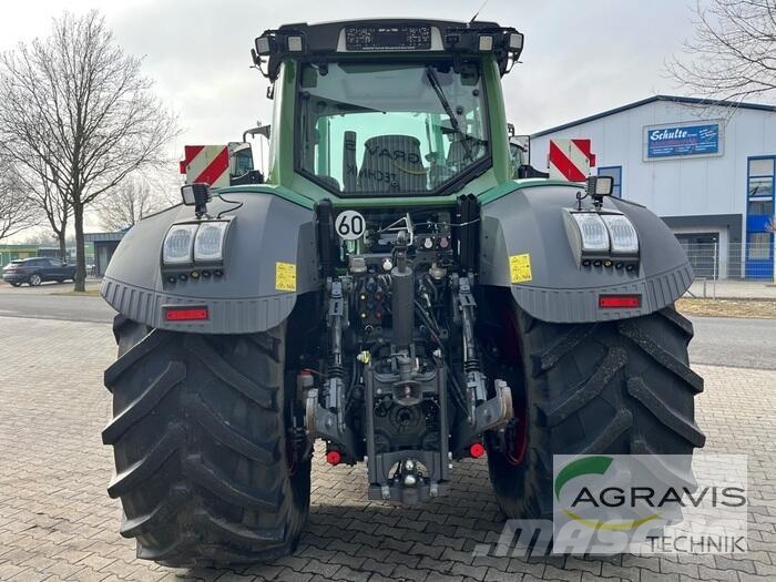 Fendt 828 VARIO S4 Profi Plus Трактори