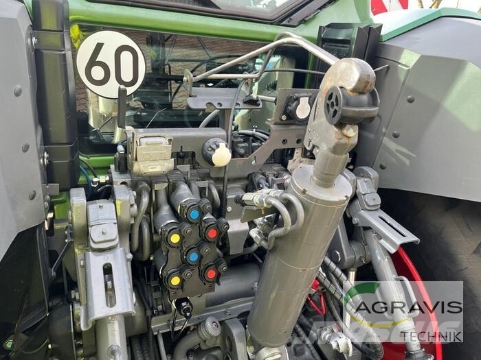 Fendt 828 VARIO S4 Profi Plus Трактори