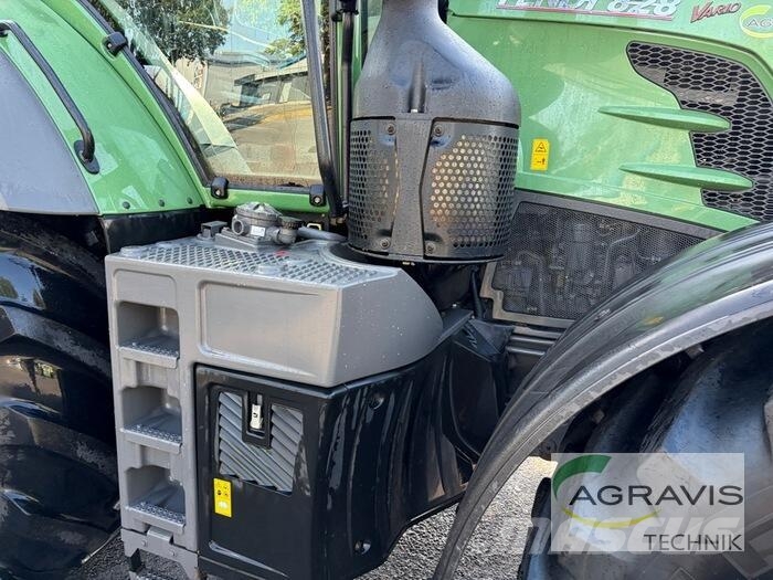 Fendt 828 VARIO S4 Profi Plus Трактори