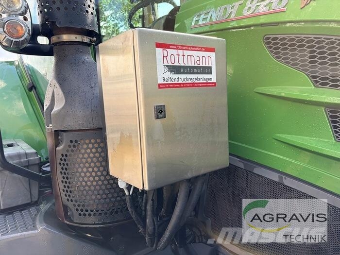 Fendt 828 VARIO S4 Profi Plus Tracteur