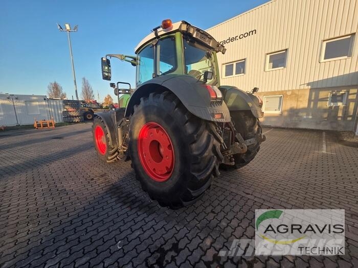Fendt 828 VARIO S4 Profi Plus Trattori