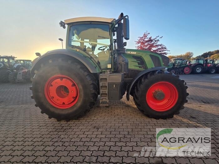 Fendt 828 VARIO S4 Profi Plus Trattori