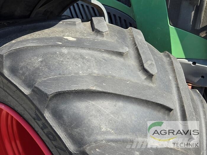 Fendt 828 VARIO SCR Трактори
