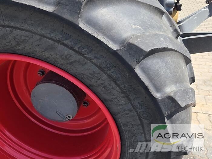 Fendt 828 VARIO SCR Трактори