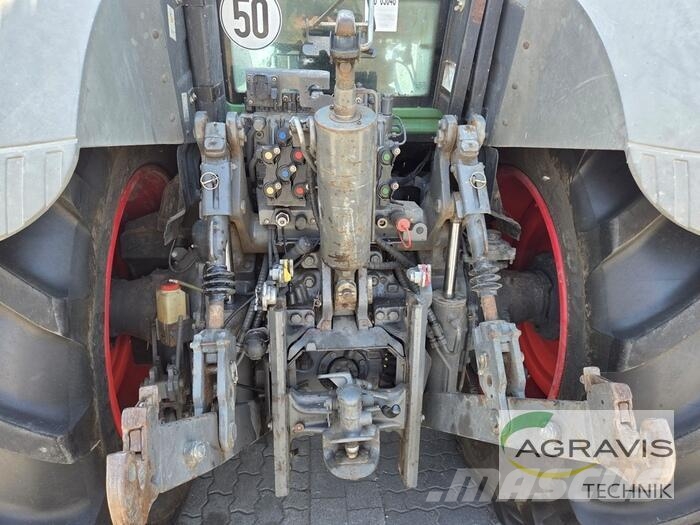Fendt 828 VARIO SCR Трактори