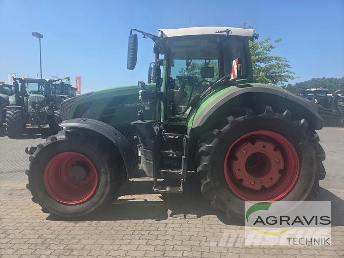 Fendt 828 VARIO SCR Трактори