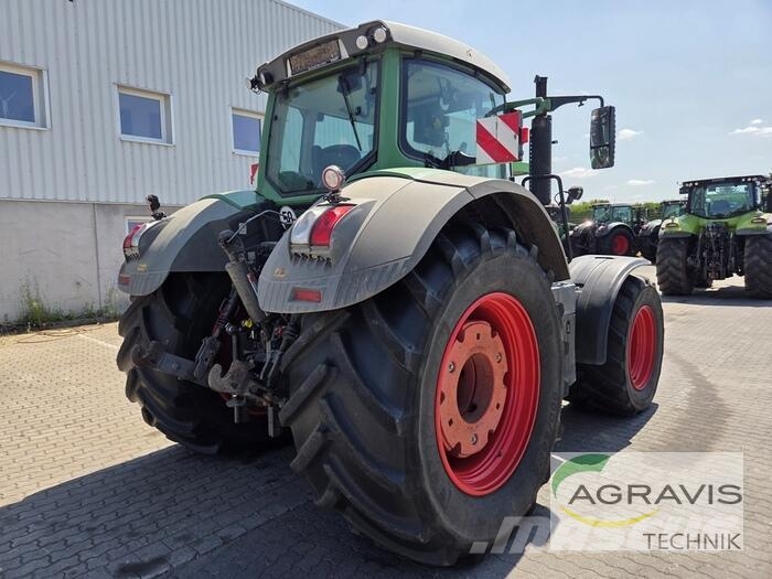 Fendt 828 VARIO SCR Трактори