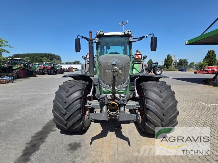 Fendt 828 VARIO SCR Трактори