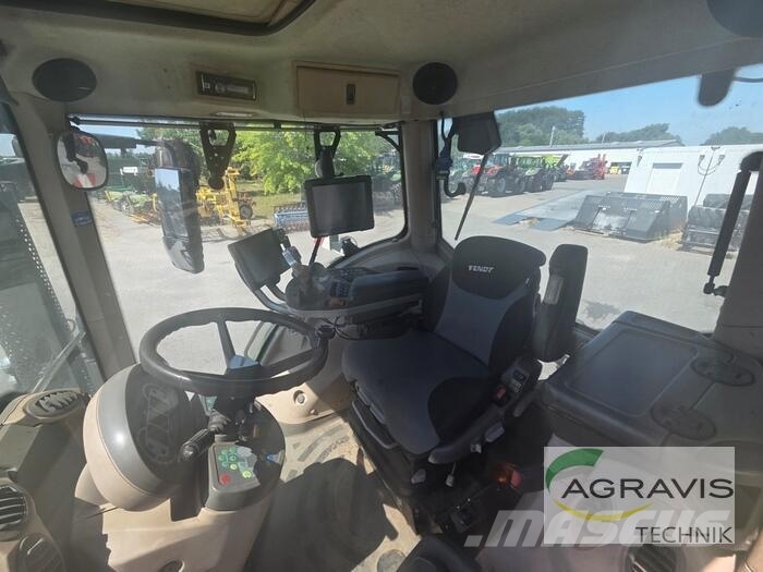 Fendt 828 VARIO SCR Трактори