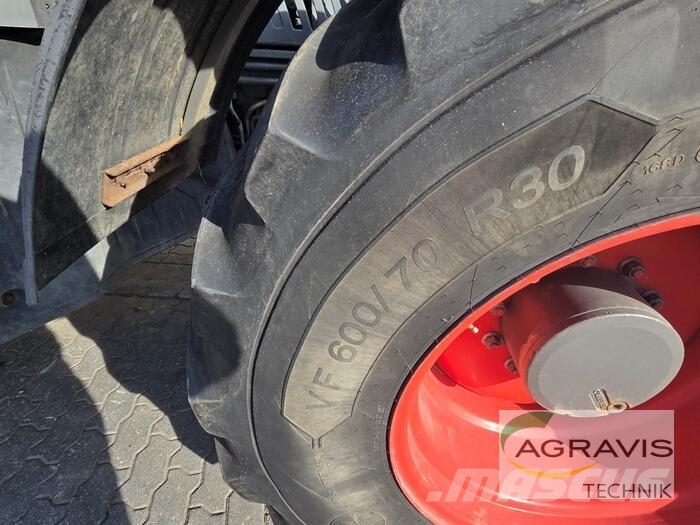Fendt 828 VARIO SCR Trattori