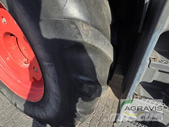Fendt 828 VARIO SCR Trattori