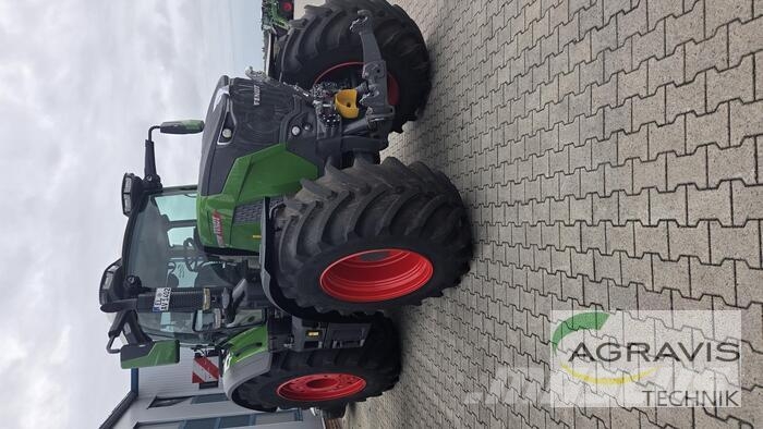 Fendt 832 VARIO GEN-5 Traktoren