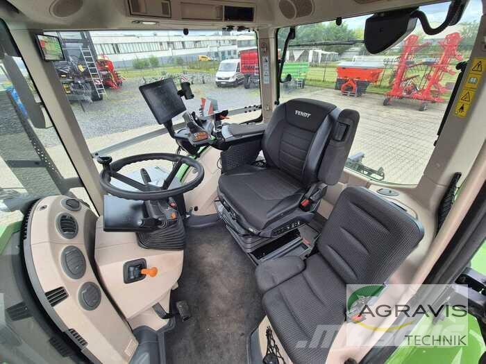 Fendt 933 VARIO GEN-7 Трактори