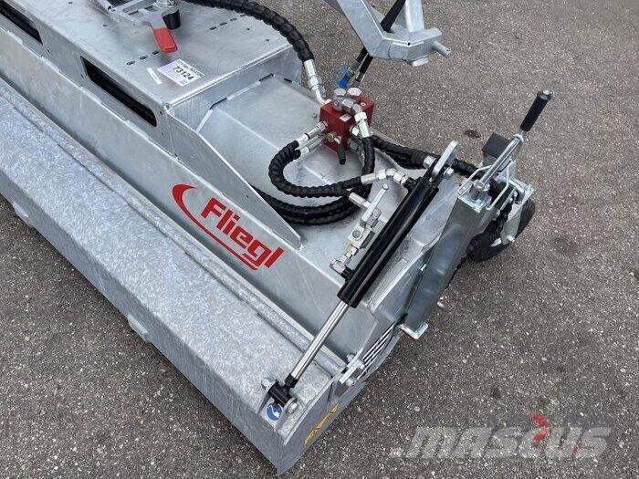 Fliegl AgroCenter Kehrm. 600 Fejemaskiner