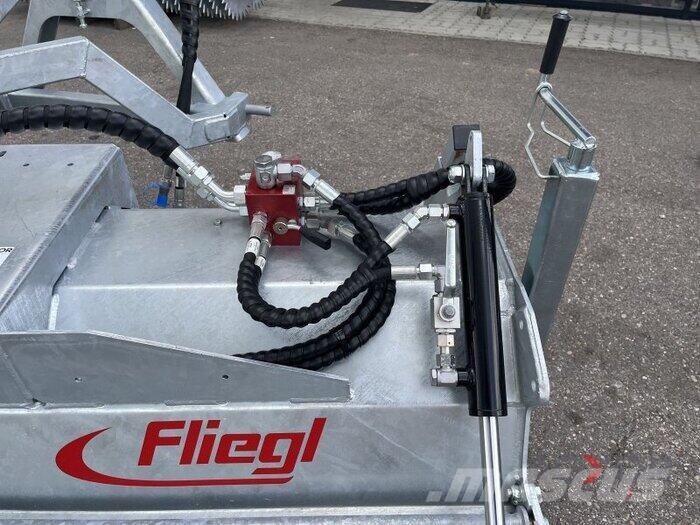 Fliegl AgroCenter Kehrm. 600 Fejemaskiner