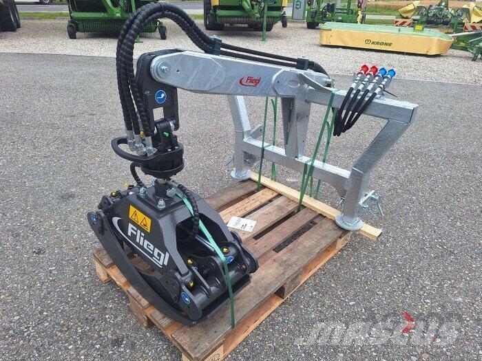 Fliegl Rückezange 130 Fendeuse, Scie