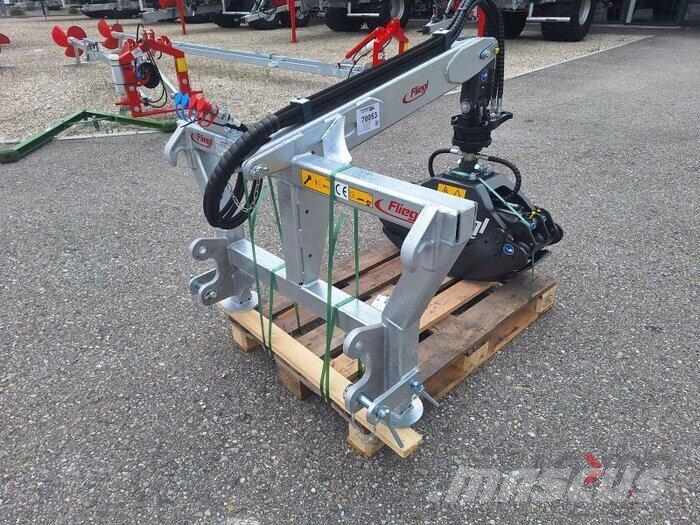 Fliegl Rückezange 130 Fendeuse, Scie