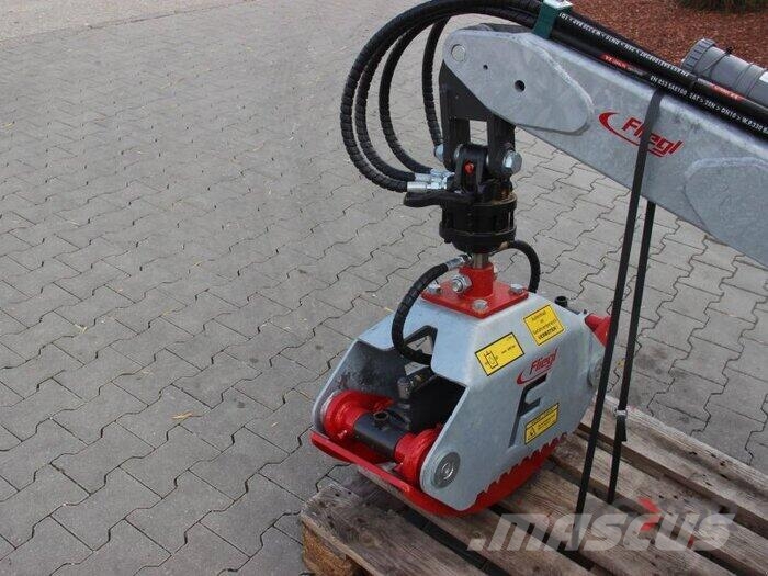 Fliegl Rückezange 130 Fendeuse, Scie