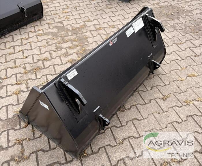 GiANT ERDBAUSCHAUFEL 1.300 MM Alte accesorii tractor