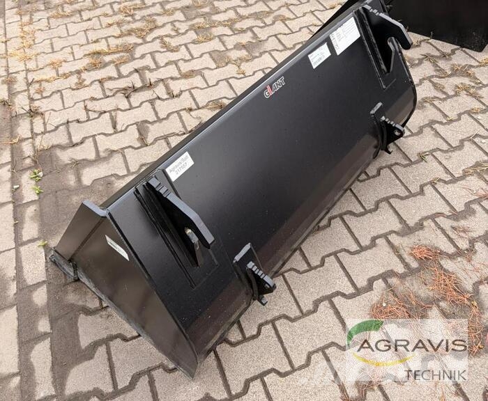GiANT ERDBAUSCHAUFEL 1.300 MM Alte accesorii tractor