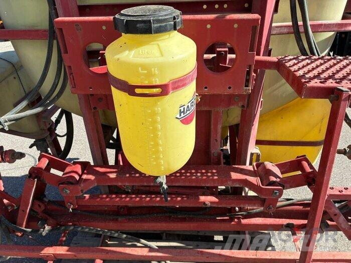 Hardi 800 Liter 12m hydraulisch Anhängespritzen