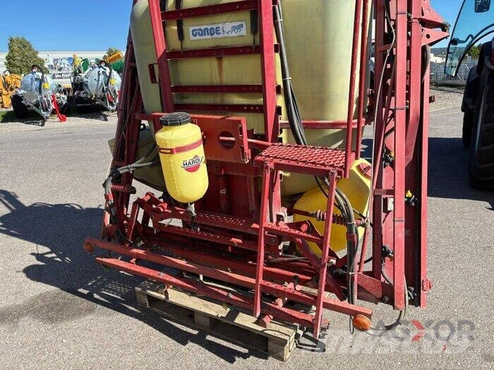Hardi 800 Liter 12m hydraulisch Anhängespritzen