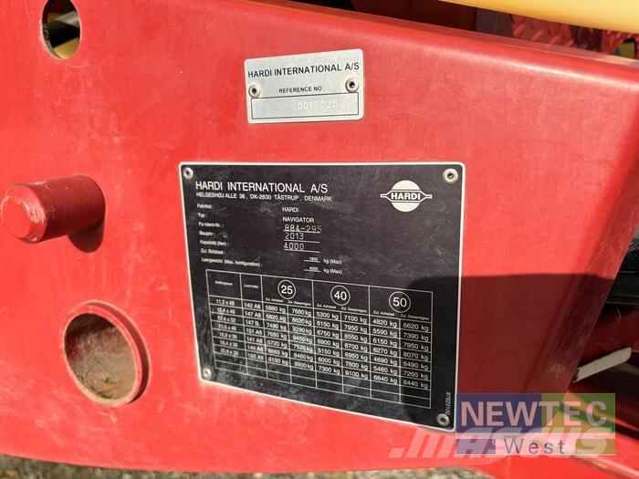 Hardi NAVIGATOR 4000 L Vlečne škropilnice