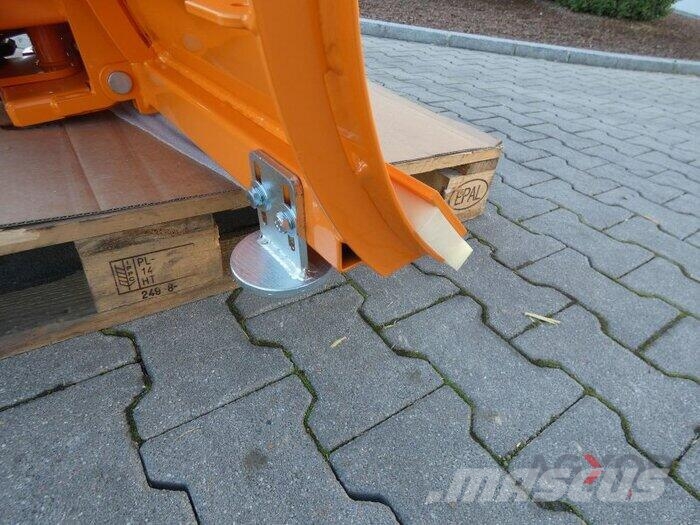 Iseki Schneeschild 1,3m Otros equipos para carreteras y quitanieves