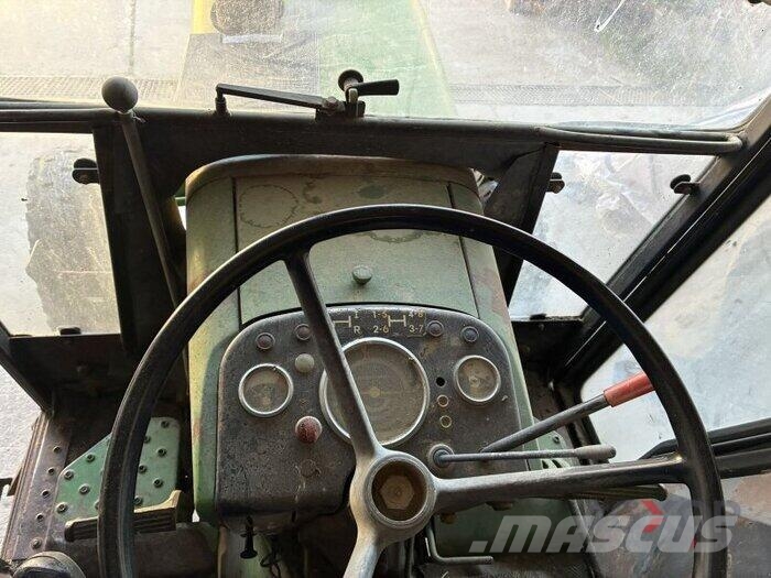 John Deere 2130 A Traktorji