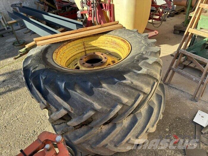 John Deere 2130 A Traktorji