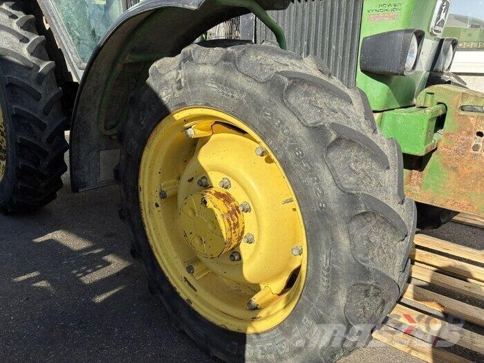 John Deere 2650 Traktorok