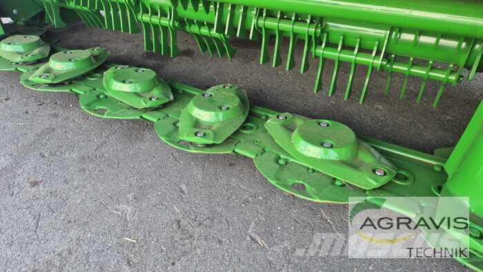 John Deere 328 A Χορτοκοπτικά