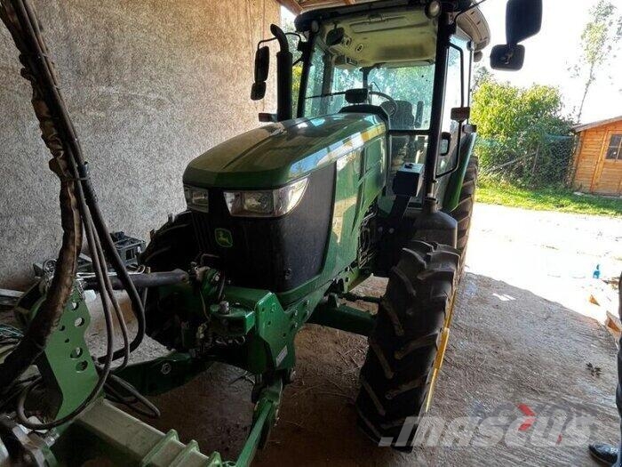 John Deere 5075M الجرارات