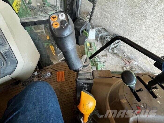 John Deere 5075M الجرارات