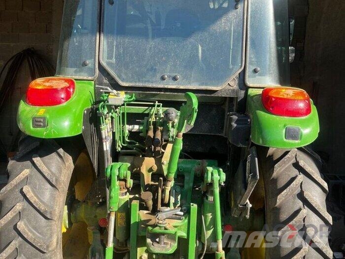 John Deere 5075M الجرارات