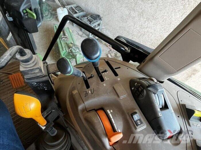 John Deere 5075M الجرارات