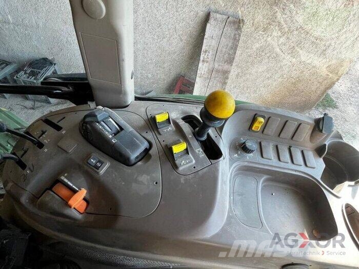 John Deere 5075M الجرارات