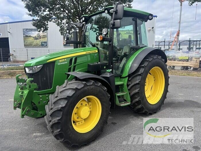 John Deere 5125 R Traktori