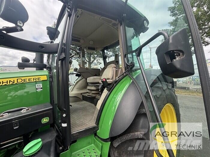 John Deere 5125 R Traktori