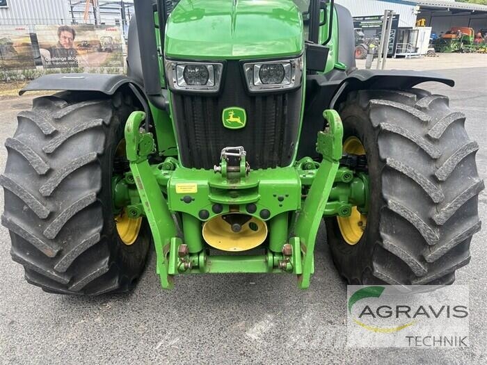John Deere 5125 R Traktori