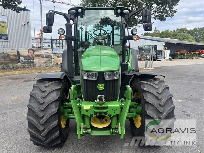 John Deere 5125 R Traktori