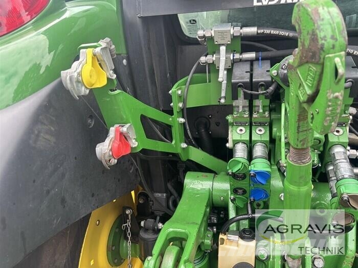 John Deere 5125 R Traktori