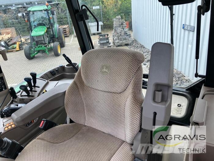 John Deere 5125 R Traktorit