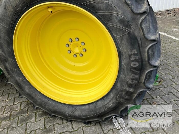 John Deere 5125 R Traktorit
