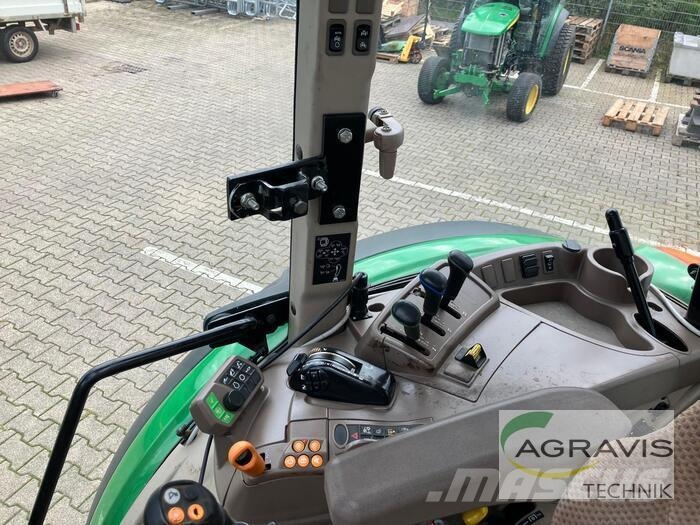 John Deere 5125 R Traktorit