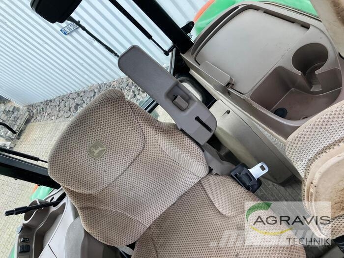 John Deere 5125 R Traktorit