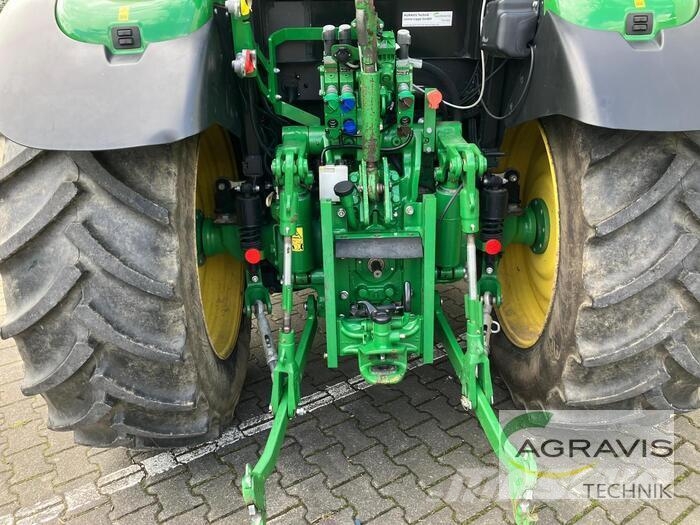 John Deere 5125 R Traktorit