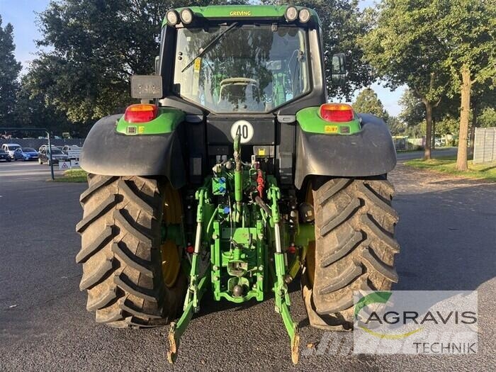John Deere 6120 M Traktori