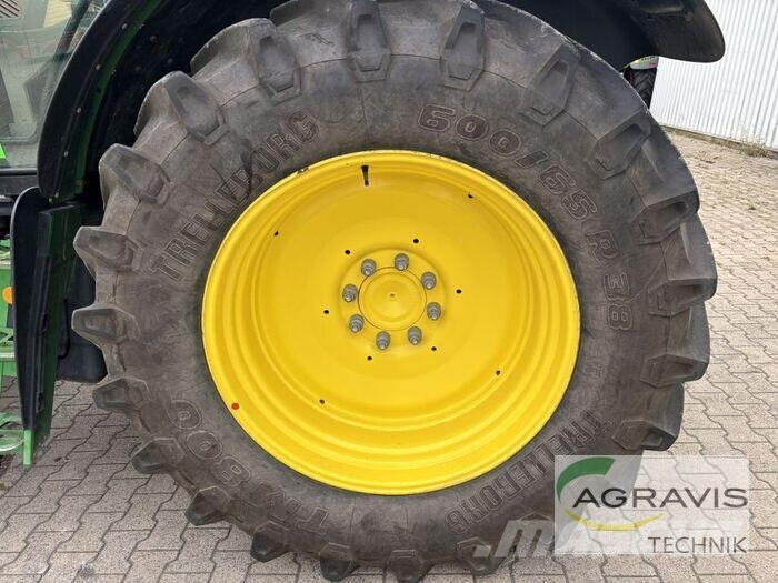 John Deere 6130 R 트랙터